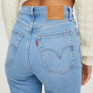 Levi's Ribcage Straight Ankle Jeans